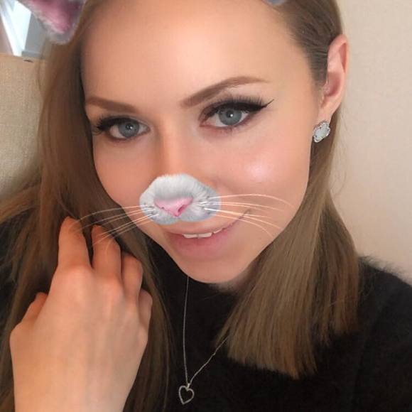 Meet your Posher, Natasha - Picture 1 of 1